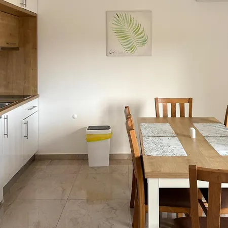 Lovely In With Swimming Pool Apartment Opric