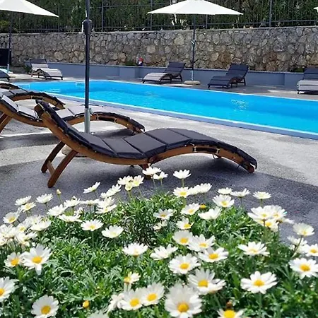 Apartment Lovely In With Swimming Pool Opric
